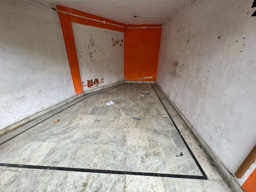 Original unedited photo of the space at Trikon Complex, Raja Mandi